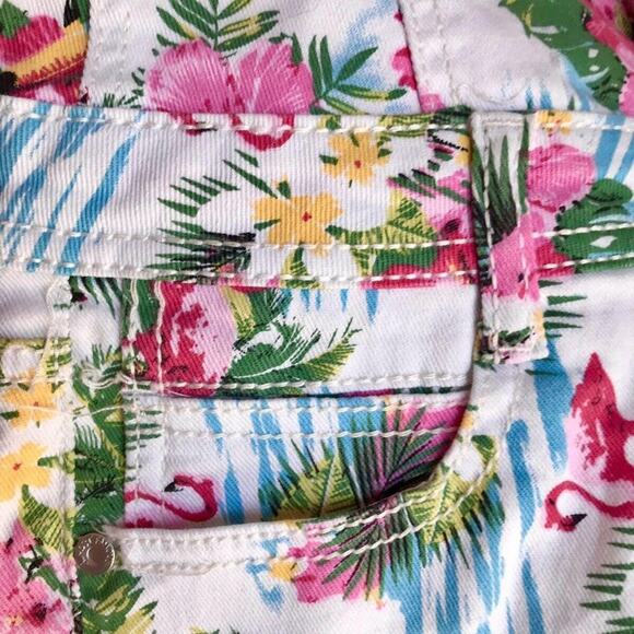 Almost Famous Hawaiian Print Denim Shorts Women's Size 5 Vacation Floral Shorts - Picture 11 of 11